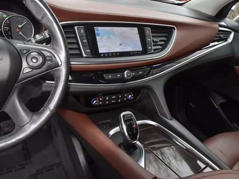 Used 2020 Buick Enclave Avenir w/ Avenir Technology Package image 27