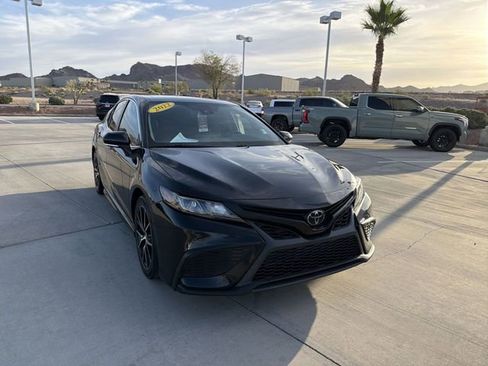 Used 2022 Toyota Camry SE w/ Audio Upgrade Package image 3