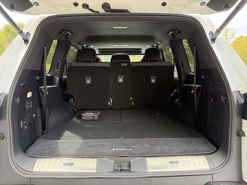 Used 2024 Lexus LX 600 F Sport image 30