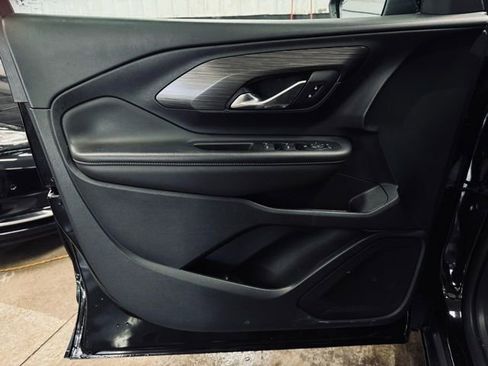 Used 2022 GMC Terrain SLE w/ Driver Convenience Package image 11