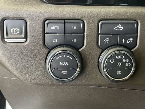 Used 2023 Chevrolet Silverado 1500 LT Trail Boss w/ Convenience Package II AWD/4WD image 18