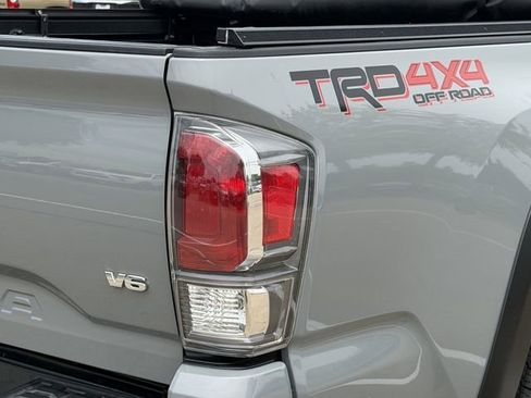 Certified 2021 Toyota Tacoma TRD Off-Road w/ Technology Package AWD/4WD image 7