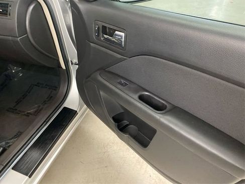 Used 2012 Ford Fusion SE image 25