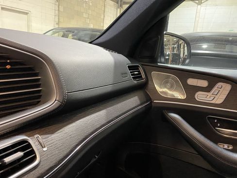 Used 2022 Mercedes-Benz GLS 450 4MATIC image 4
