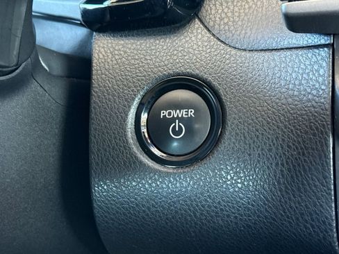 Used 2025 Toyota Camry LE image 31