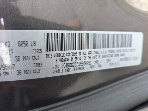 Used 2018 Dodge Grand Caravan SXT FWD image 32