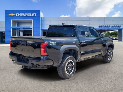 Used 2024 Toyota Tacoma TRD Off-Road AWD/4WD image 4