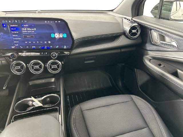 Used 2024 Chevrolet Blazer EV LT AWD/4WD image 27