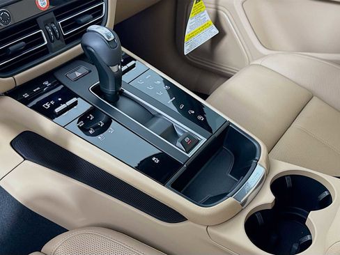New 2026 Porsche Macan AWD/4WD image 21