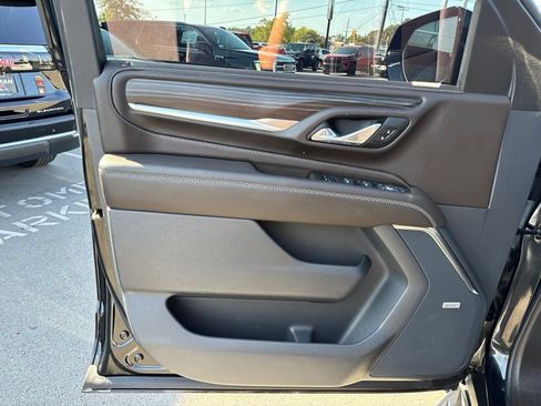 Used 2024 GMC Yukon Denali w/ Advanced Technology Package AWD/4WD image 10