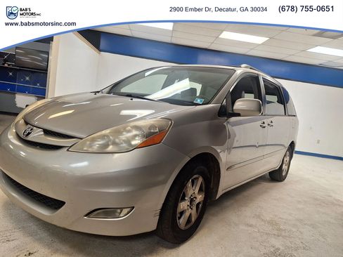 Used 2009 Toyota Sienna FWD image 1