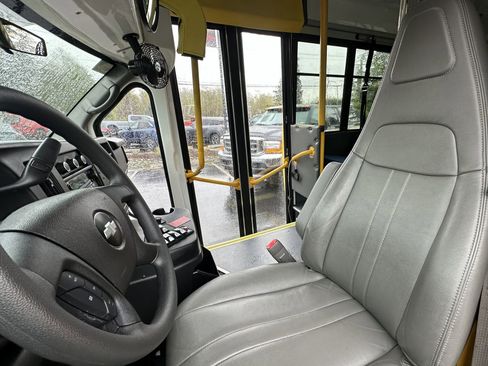 Used 2014 Chevrolet Express 3500 image 15