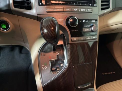 Used 2011 Toyota Venza AWD w/ Convenience Pkg image 22