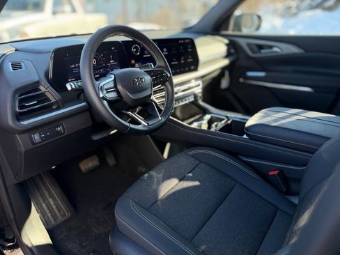 Used 2026 Chevrolet Traverse LT w/ Midnight/Sport Edition image 12