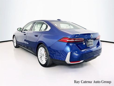 Certified 2024 BMW 530i xDrive w/ Convenience Package AWD/4WD image 5