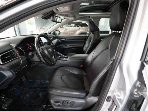 Used 2024 Toyota Camry XSE w/ Navigation Package image 9