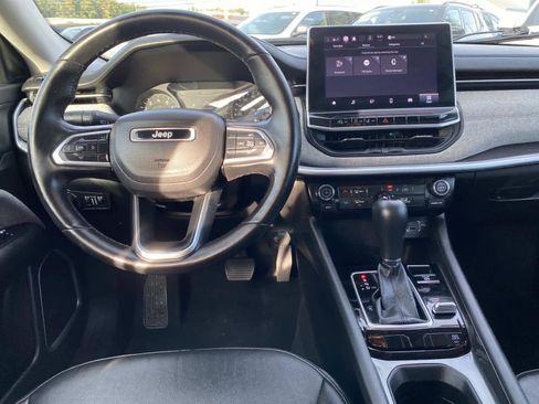 Certified 2022 Jeep Compass Latitude image 10