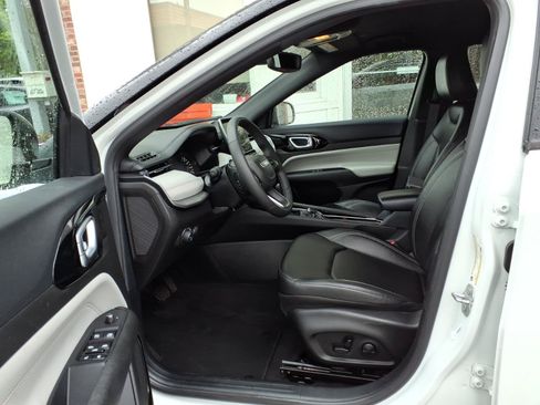 Used 2025 Jeep Compass Limited AWD/4WD image 9