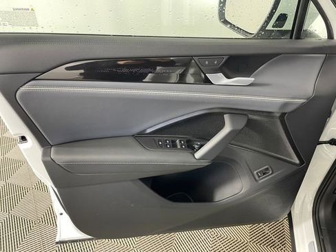 New 2026 Volkswagen Tiguan SEL R-Line AWD/4WD image 11