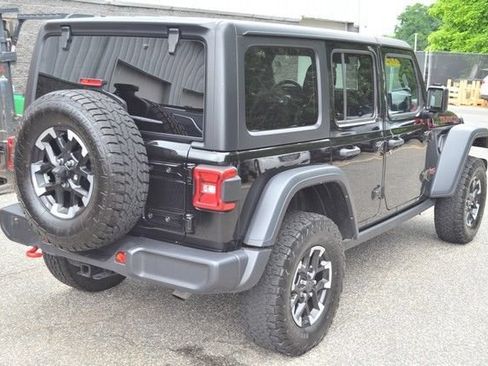 Used 2025 Jeep Wrangler Unlimited Rubicon AWD/4WD image 8