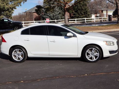 Used 2015 Volvo S60 T5 Premier image 3