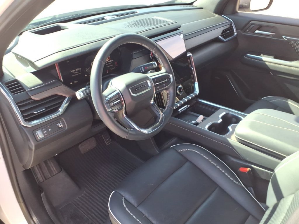 Used 2024 GMC Acadia Denali FWD image 11