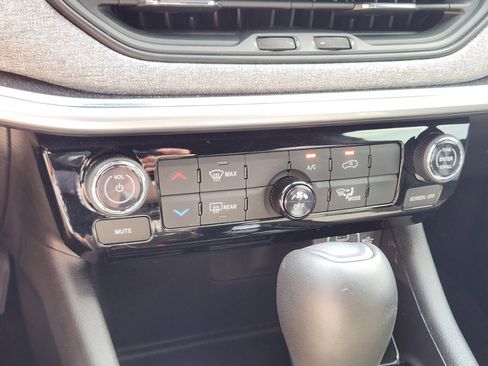 New 2026 Jeep Compass Latitude AWD/4WD image 18