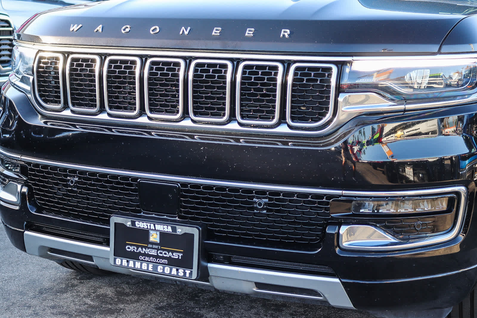 Used 2024 Jeep Wagoneer L Series II RWD image 9