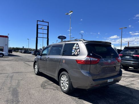 Used 2016 Toyota Sienna XLE Premium AWD/4WD image 3