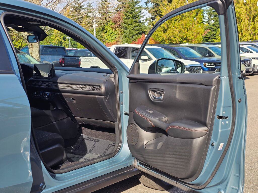 Certified 2025 Honda HR-V Sport image 12