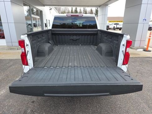 Used 2020 Chevrolet Silverado 1500 Custom w/ Custom Value Package image 17