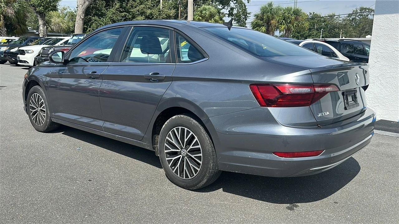 Used 2021 Volkswagen Jetta SE w/ SE Cold Weather Package FWD image 11