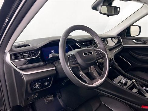 Used 2023 Jeep Grand Cherokee 4WD 4xe image 10