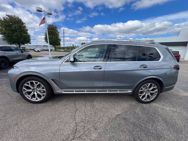 Used 2024 BMW X7 xDrive40i w/ Premium Package AWD/4WD image 8