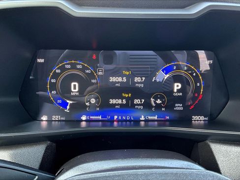 Used 2025 Chevrolet Colorado W/T w/ Advanced Trailering Package image 9