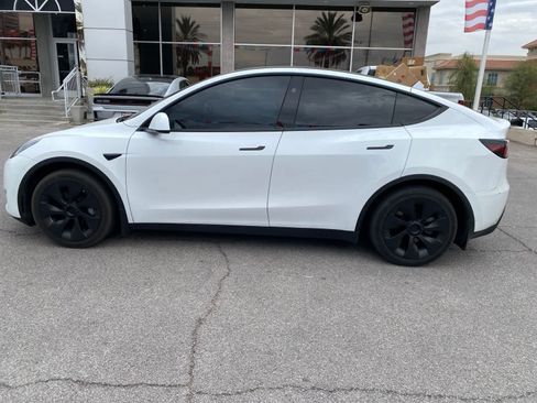 Used 2023 Tesla Model Y Long Range AWD/4WD image 9