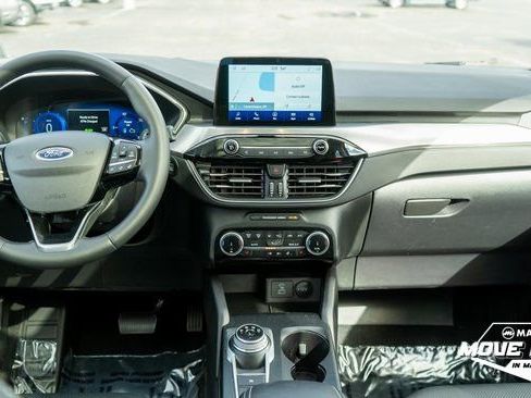 Used 2022 Ford Escape Titanium w/ Class II Trailer Tow Package image 15