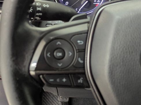 Used 2021 Toyota Camry SE image 16