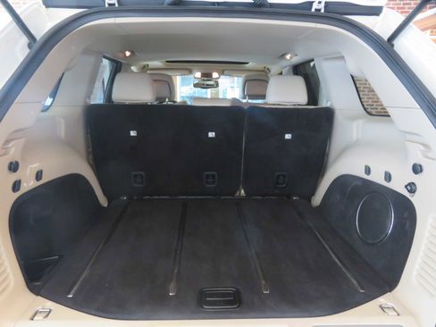 Used 2011 Jeep Grand Cherokee Limited image 46