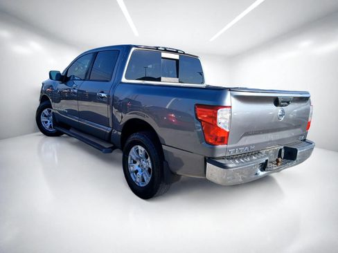 Used 2018 Nissan Titan SV RWD image 4