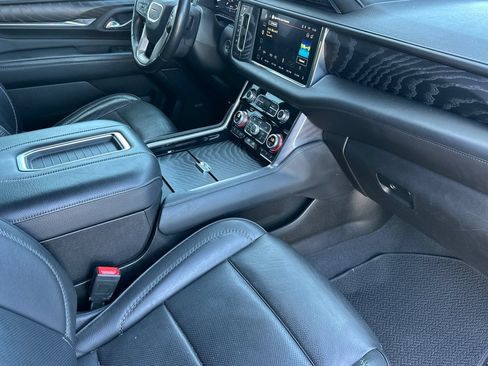 Used 2023 GMC Yukon XL Denali w/ Denali Reserve Package AWD/4WD image 20