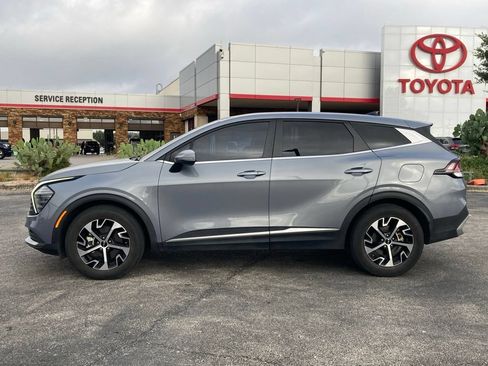 Used 2024 Kia Sportage EX FWD image 6