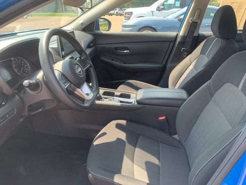 Used 2025 Nissan Sentra SV FWD image 12
