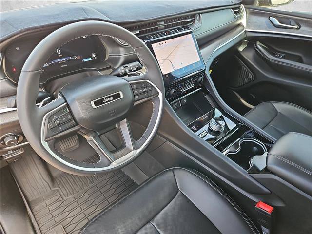 Certified 2023 Jeep Grand Cherokee Limited w/ Luxury Tech Group II AWD/4WD image 12