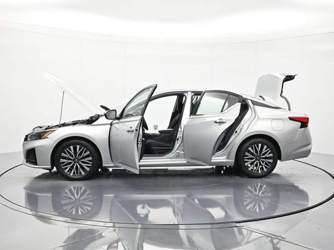 Certified 2025 Nissan Altima 2.5 SV FWD image 46