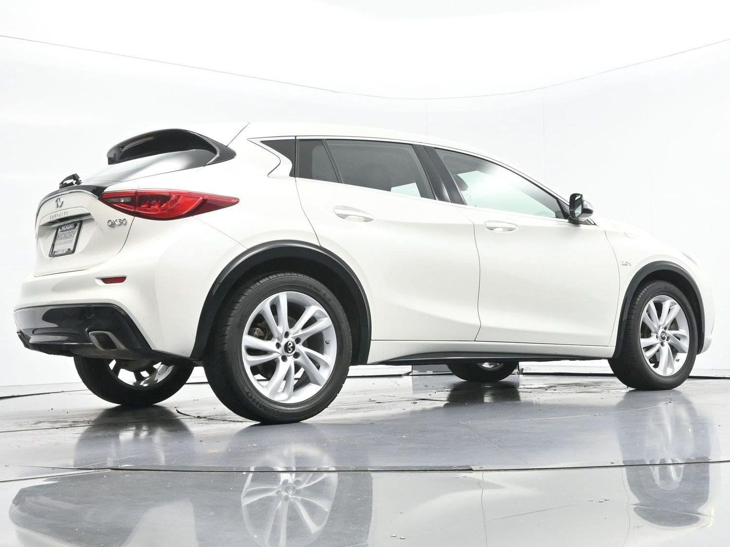 Used 2018 INFINITI QX30 FWD image 45