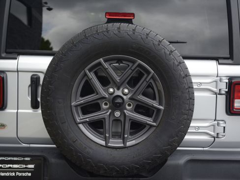 Used 2024 Jeep Wrangler Unlimited Sport AWD/4WD image 38