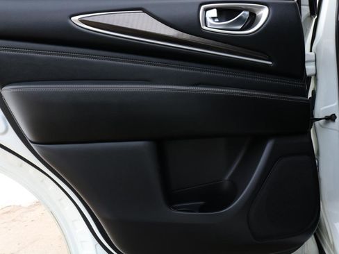 Used 2017 INFINITI QX60 Luxe image 33