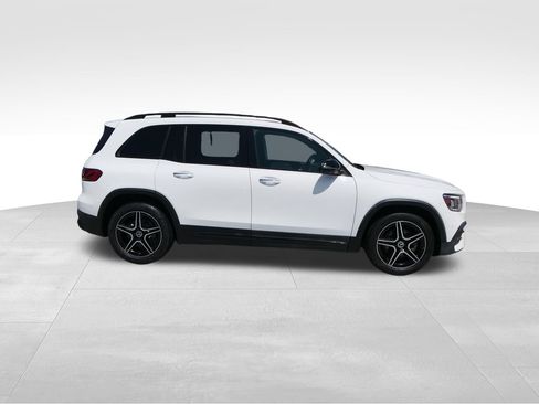 Used 2021 Mercedes-Benz GLB 250 image 2