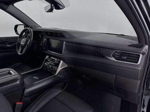 Used 2021 GMC Yukon Denali w/ Denali Ultimate Package image 32